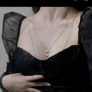 🍒2/50🍒NWT Gold Layered Necklace with Pendant